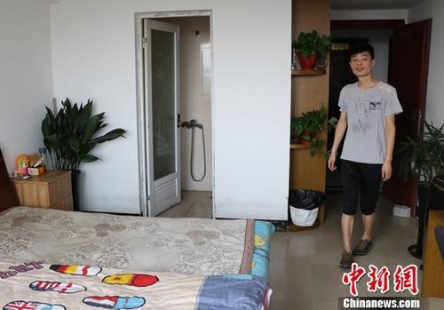 ͼ̨һСչʾԼͨⷿƽ̨ҵķӡ<a target='_blank'  data-cke-saved-href='http://www.chinanews.com/' href='http://www.chinanews.com/'></a>  